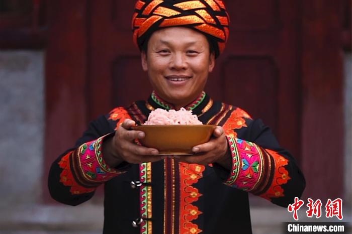 圖為“暢饗云宴”巧手年菜系列短視頻截圖?！『h航 攝