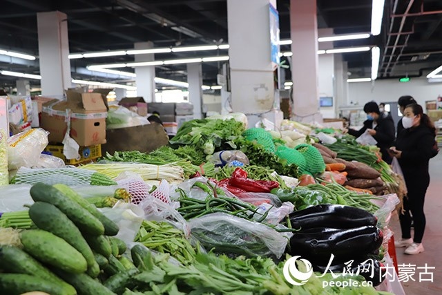 本輪疫情初期的美通農(nóng)產(chǎn)品批發(fā)市場(chǎng)。玉泉區(qū)融媒體中心供圖