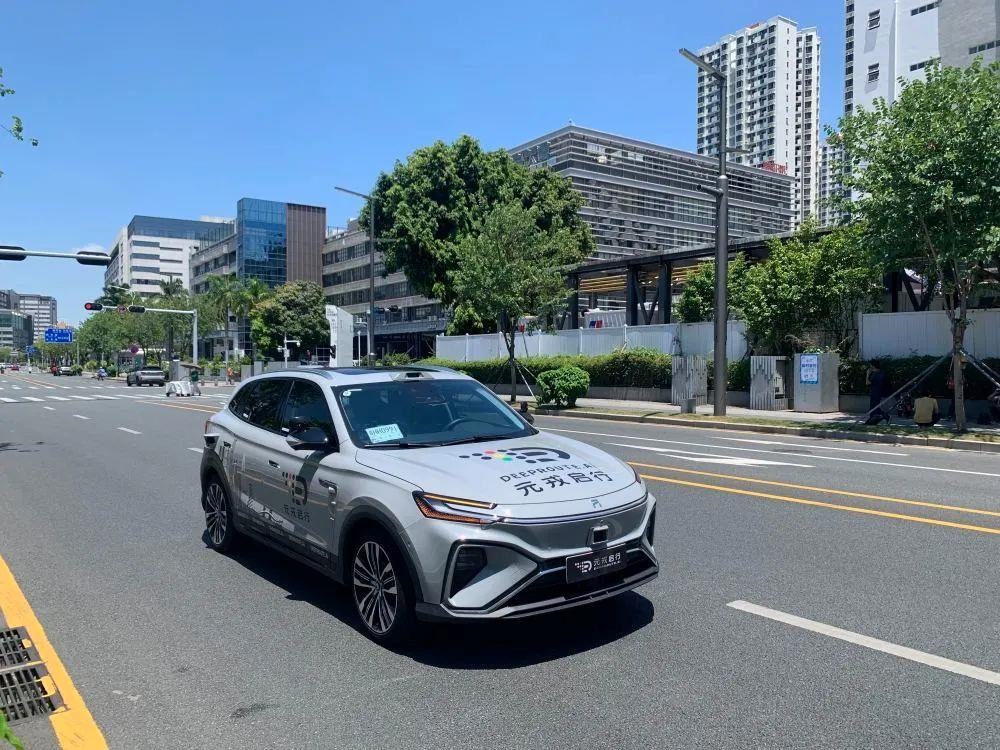 △自動駕駛汽車在河套深港科技創(chuàng)新合作區(qū)開展道路測試。