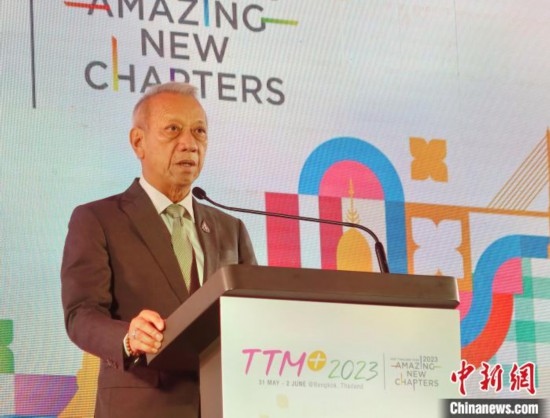 泰國旅游及體育部部長皮帕在開幕式上致辭。 趙婧楠 攝