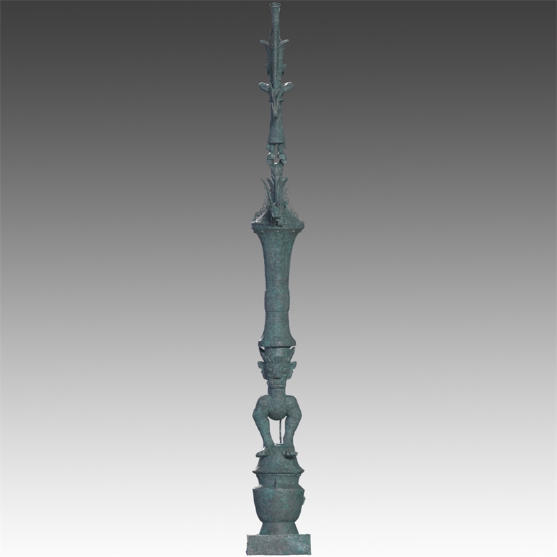 銅罍座倒立鳥足頂尊神像。四川省文物考古研究院供圖