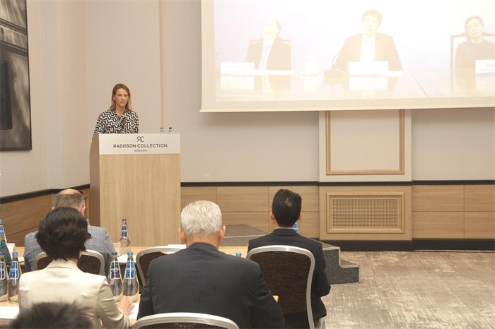 波蘭國家商會副主席卡羅麗娜致辭。