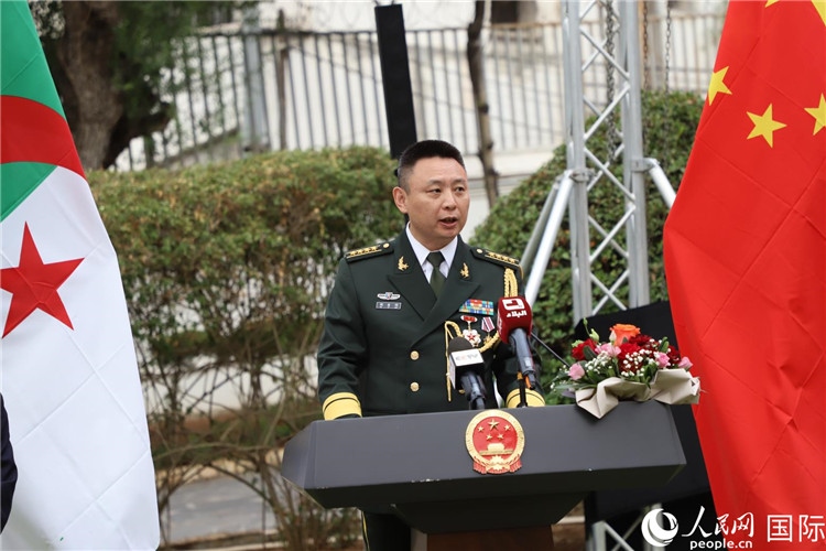 圖為胡璽鈞武官致辭。人民網(wǎng)記者 王傳寶攝