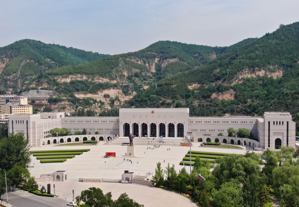 這是2023年6月27日拍攝的延安革命紀(jì)念館（無人機(jī)照片）。新華社記者 張博文 攝