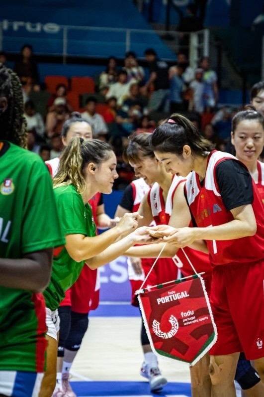 28日，成都大運(yùn)會(huì)女籃項(xiàng)目葡萄牙隊(duì)對(duì)戰(zhàn)中國(guó)隊(duì)。 受訪者供圖