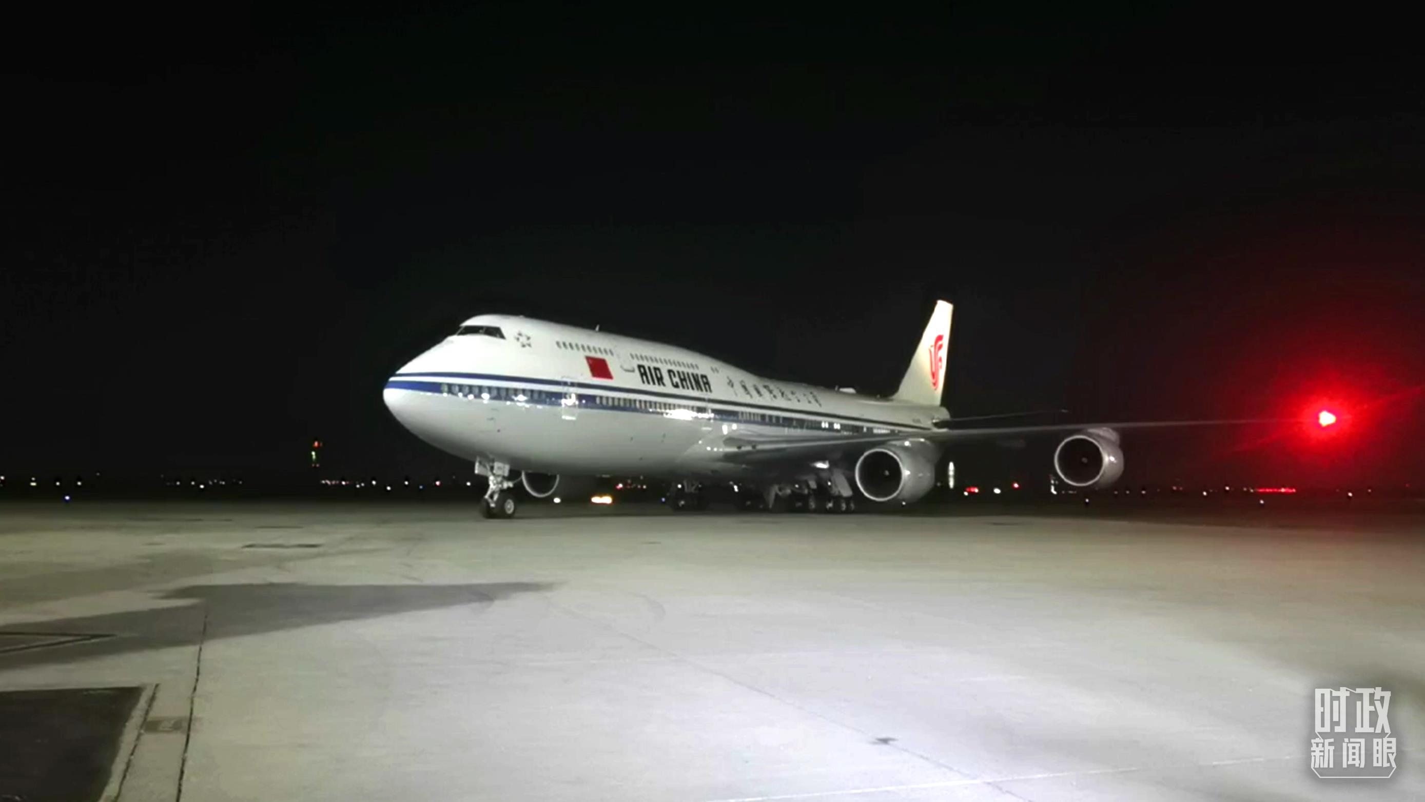 △這是習近平乘坐的專機。（總臺央視記者鐘銳拍攝）