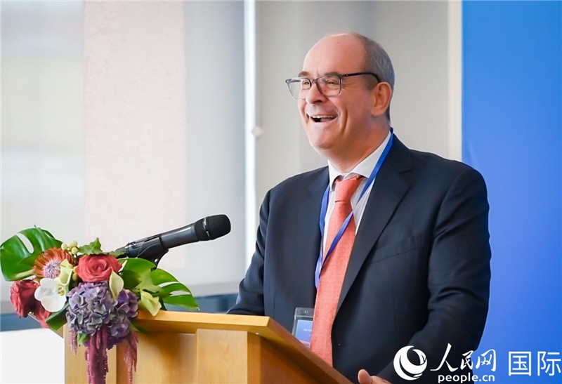 圖為倫敦?戶港代表致辭。人民網(wǎng) 郭錦標(biāo)攝