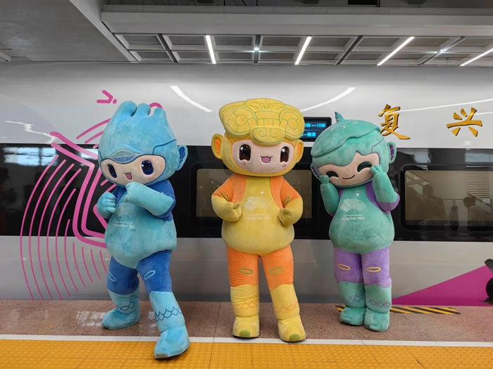 復(fù)興號亞運智能動車組列車車廂。上海鐵路局融媒體中心供圖