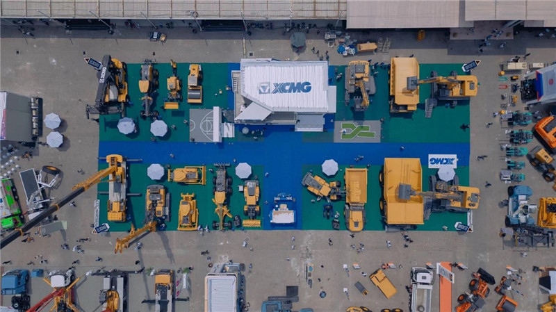 徐工集團(tuán)3000㎡的展區(qū)。 石偉攝影