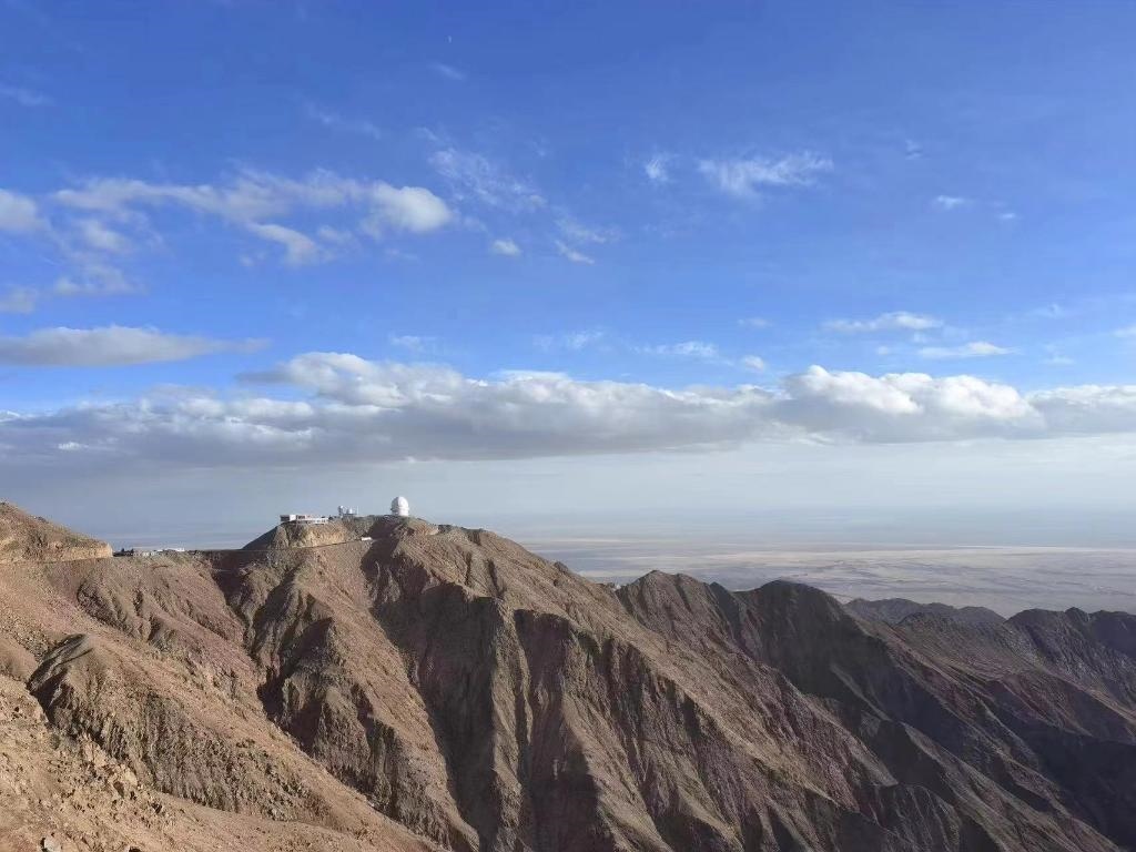 墨子巡天望遠(yuǎn)鏡遠(yuǎn)景圖。（中國(guó)科學(xué)技術(shù)大學(xué)供圖）