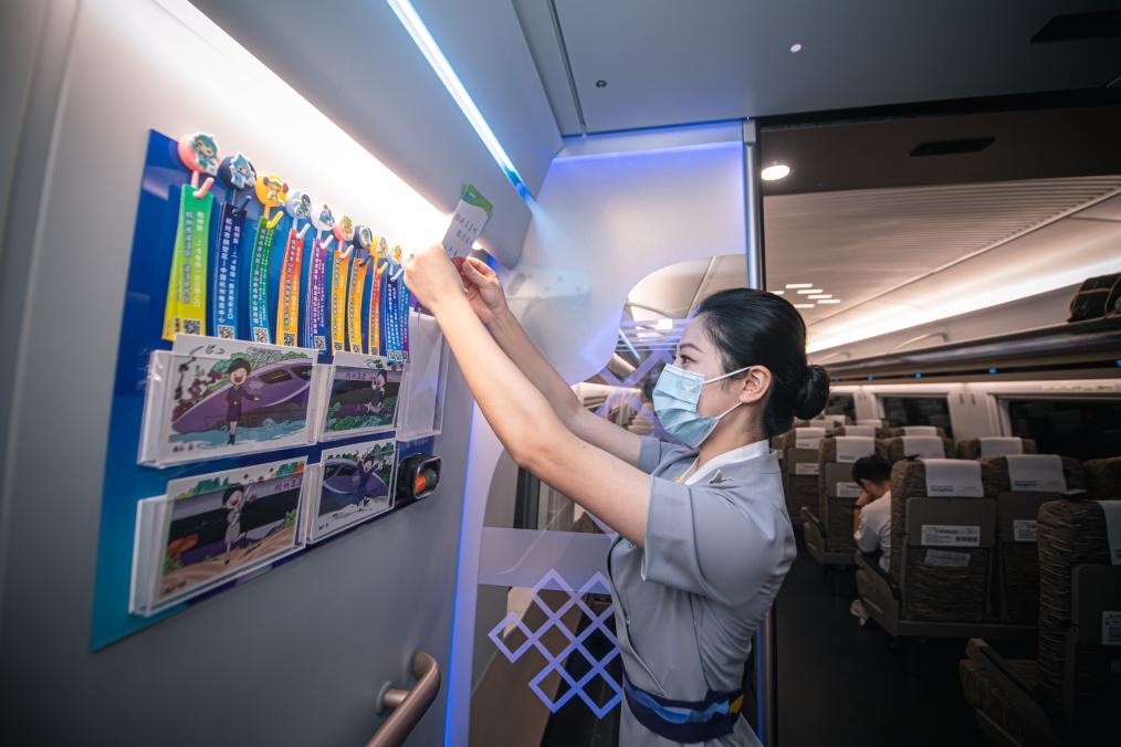 2023年9月16日，復興號亞運智能動車組列車正式載客運營。新華社記者 江漢 攝