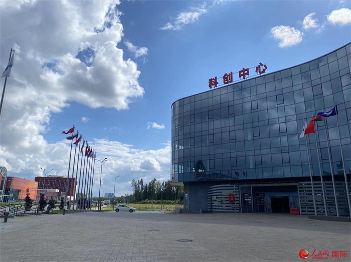 中白科技成果產(chǎn)業(yè)化創(chuàng)新中心大樓。人民網(wǎng)記者 王震攝