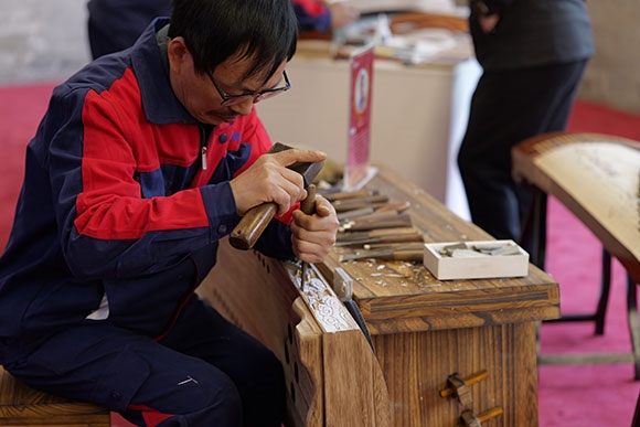 蘭考古箏制作展示。中央音樂學院供圖