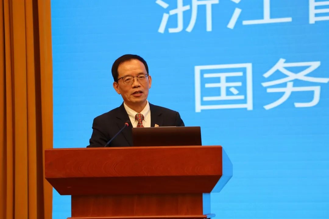 浙江省區(qū)域國別與國際傳播研究智庫聯(lián)盟首席專家、浙江師范大學(xué)非洲區(qū)域國別學(xué)學(xué)部學(xué)術(shù)委員會常務(wù)副主任劉鴻武致辭。主辦方供圖