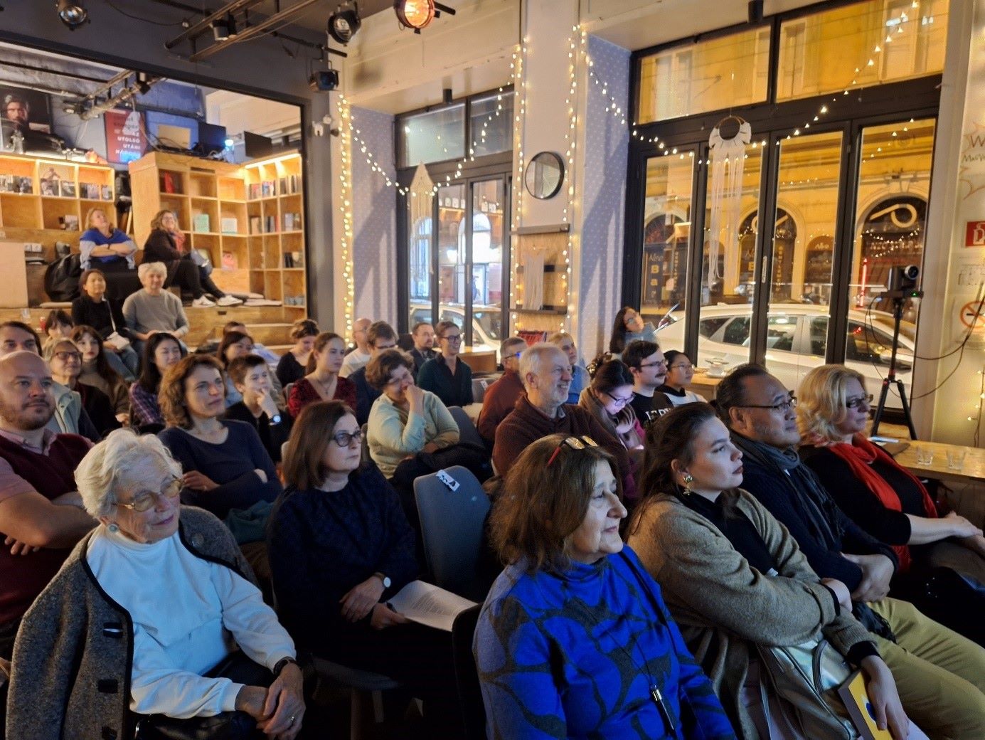 活動(dòng)吸引了40余位當(dāng)?shù)厥忻駞⑴c。摩爾多瓦尼·巴爾納巴斯攝