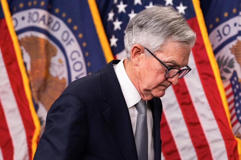 11月1日，美國聯(lián)邦儲備委員會主席鮑威爾在華盛頓出席記者會。新華社發(fā)（亞倫攝）