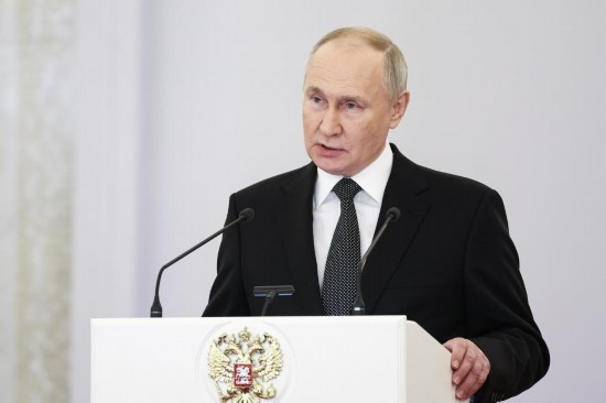 2023年12月8日，俄羅斯總統(tǒng)普京在莫斯科克里姆林宮出席“祖國英雄日”慶祝儀式。新華社/塔斯社