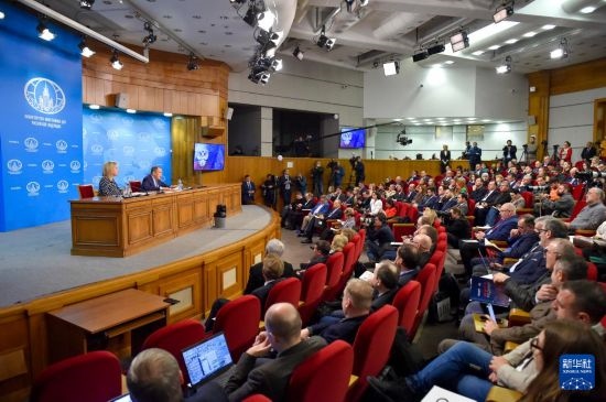 1月18日，在俄羅斯首都莫斯科，俄羅斯外長拉夫羅夫回答記者提問。新華社發(fā)（亞歷山大攝）