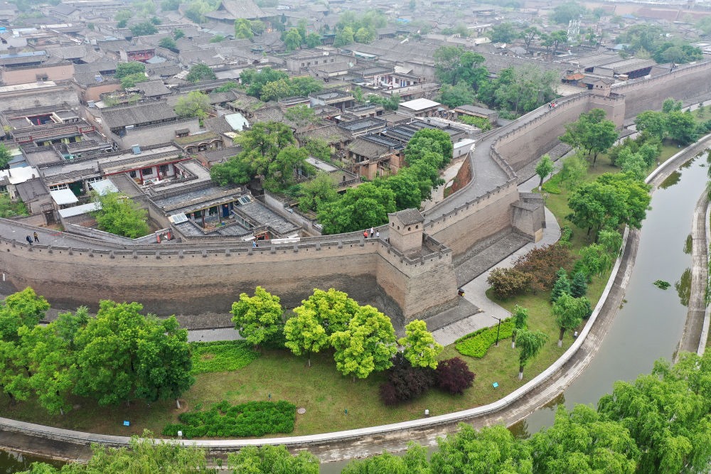 平遙古城一角（2023年5月30日攝，無人機照片）。新華社記者 詹彥 攝