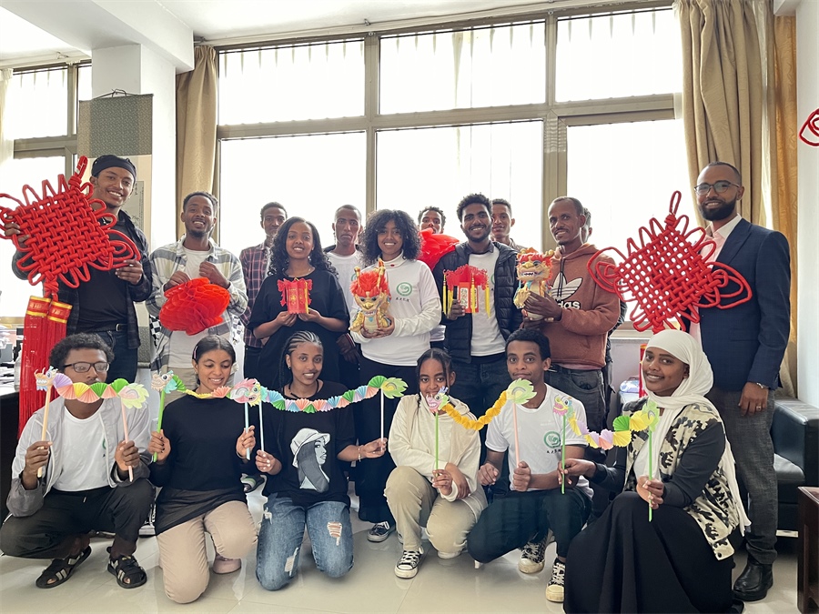 參加活動的學(xué)生合影。亞的斯亞貝巴大學(xué)孔子學(xué)院供圖