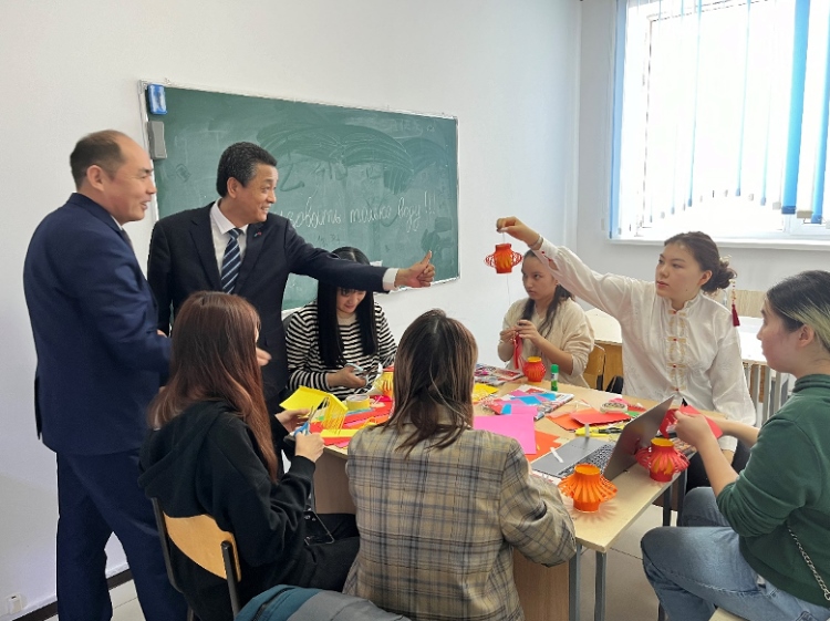 活動現場?？鬃訉W院供圖