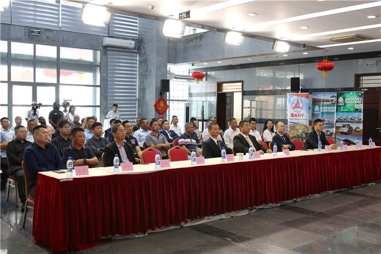 當地時間3月26日下午，中國品牌重型機械、載重車輛宣傳推介會在中國駐蘇里南大使館舉行。圖為宣介會現場。中國駐蘇里南大使館供圖