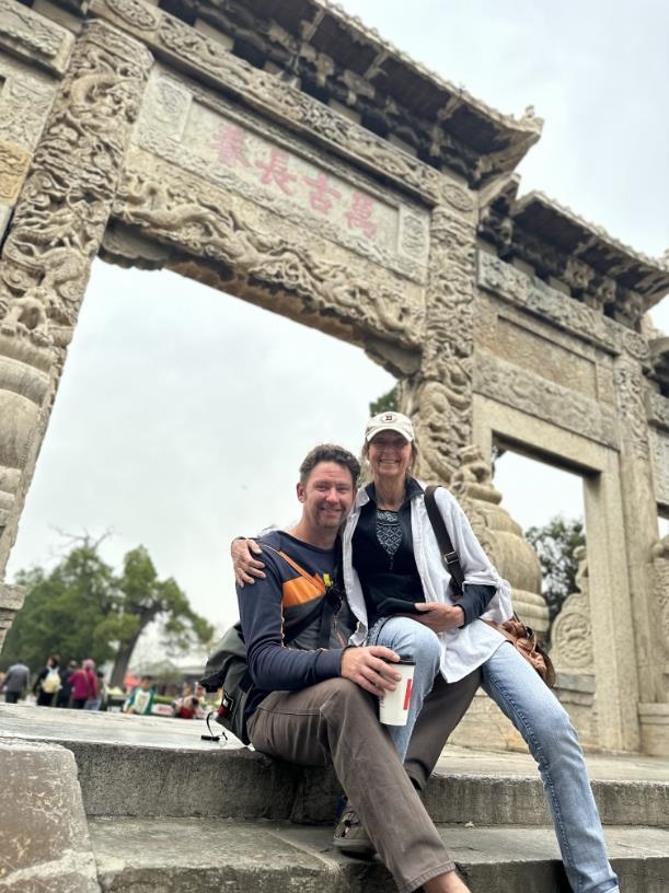 遇見中國(guó)丨在華生活二十年的美國(guó)人譚嘉煦：想用手搖車走遍中國(guó)