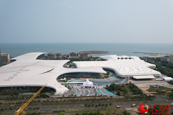 航拍第四屆消博會(huì)主會(huì)場。人民網(wǎng)記者 孟凡盛攝