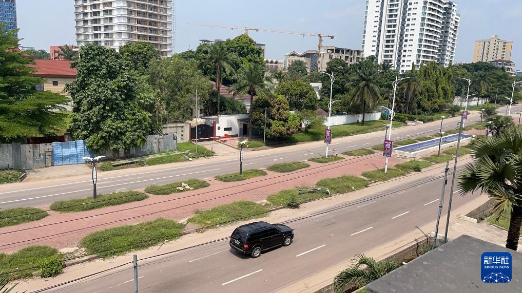 這是5月19日在剛果（金）首都金沙薩拍攝的街景（手機(jī)照片）。新華社發(fā)