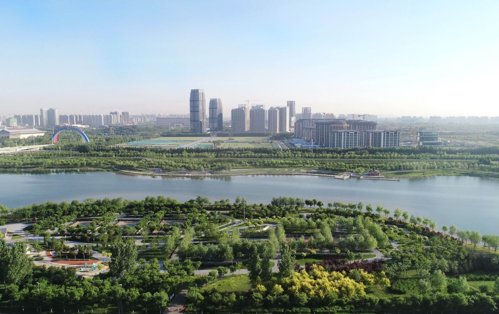 石家莊市滹沱河景色（2022年5月16日攝，無(wú)人機(jī)照片）。新華社記者 楊世堯 攝