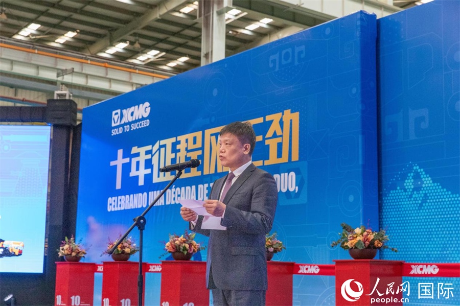 中國貿促會駐巴西代表處總代表郭英會在致辭中表示，過去十年，中巴經貿關系迅猛發(fā)展，數百家中國企業(yè)進入巴西，投資巴西，為巴西的經濟建設貢獻中國企業(yè)的力量。 人民日報社拉美中心分社 威廉·科埃略·維亞納攝