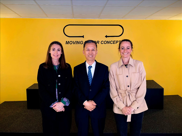 中國駐瑞典大使崔愛民應邀參訪瑞典牧夫樂公司。中國駐瑞典大使館供圖