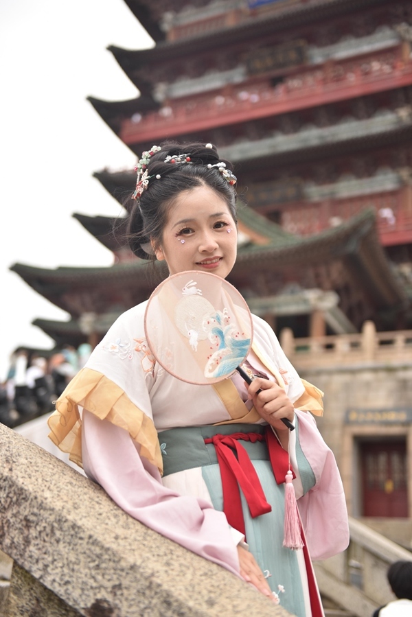 南昌滕王閣“古風(fēng)游”。受訪者供圖