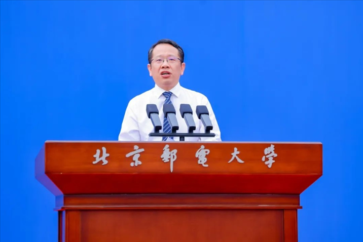 北京郵電大學校長徐坤發(fā)表講話。校方供圖