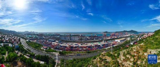 這是6月26日拍攝的中哈連云港物流合作基地（無人機(jī)照片）。新華社記者 季春鵬 攝