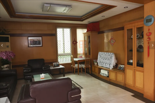 圖為魏來法家的客廳。