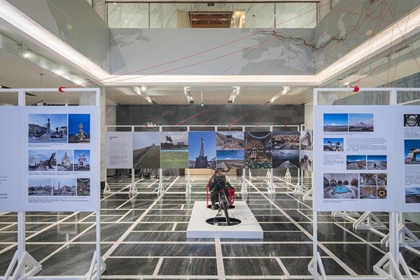 “東游記”展覽。校方供圖