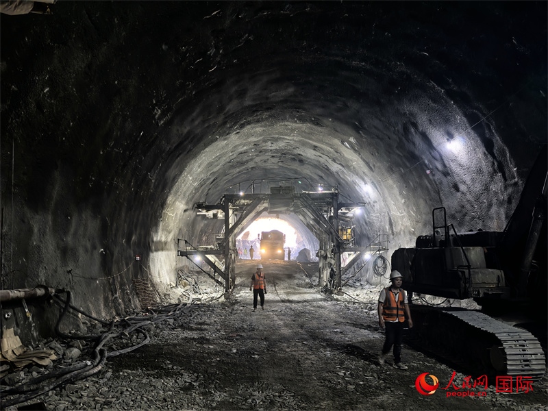 隧道施工現(xiàn)場圖片。人民網(wǎng) 賽義德·邁赫迪攝