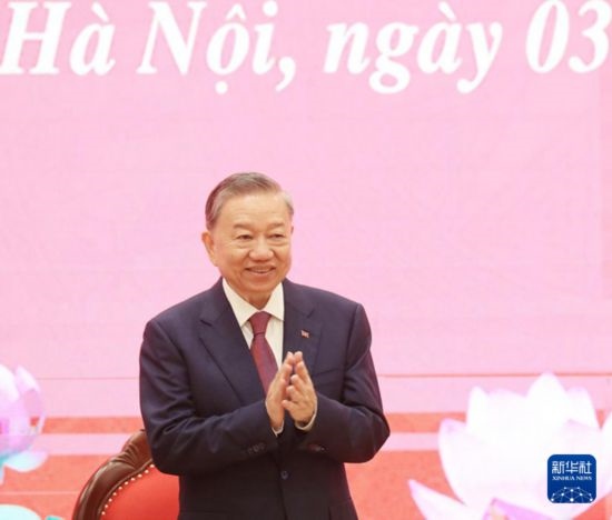 8月3日，在越南河內(nèi)，蘇林出席新聞發(fā)布會(huì)。新華社/越通社