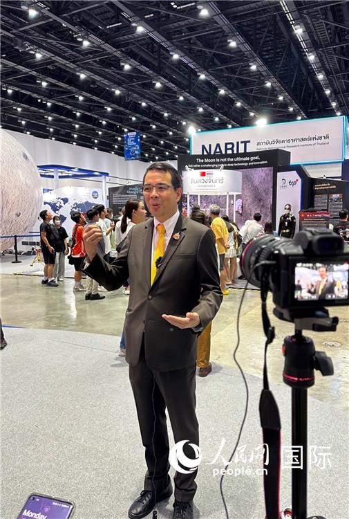 泰國(guó)國(guó)家天文研究所所長(zhǎng)薩蘭接受采訪。人民網(wǎng)記者簡(jiǎn)承淵攝