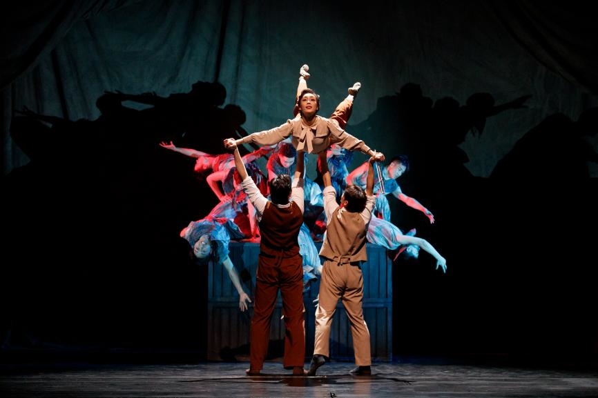 舞劇《熱血當(dāng)歌》演出現(xiàn)場(chǎng)。主辦方供圖