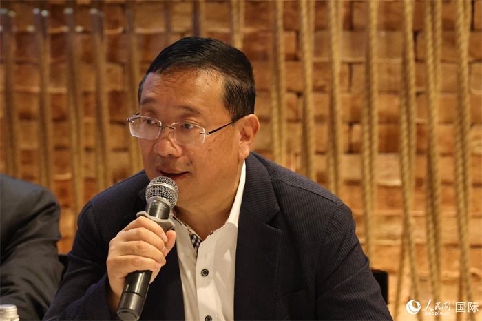 巴西文協(xié)主席上官建峰在座談會(huì)上致辭。人民網(wǎng)記者 陳海琪攝