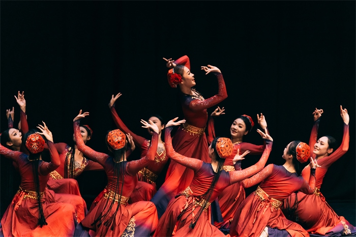 《長城魂》中的民族舞蹈表演。主辦方供圖