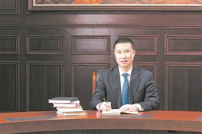  張廣軍 華中科技大學(xué)黨委書記、中國工程院院士 