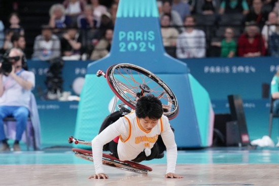 巴黎殘奧會(huì)｜“撞車、摔倒，我們都習(xí)慣了”