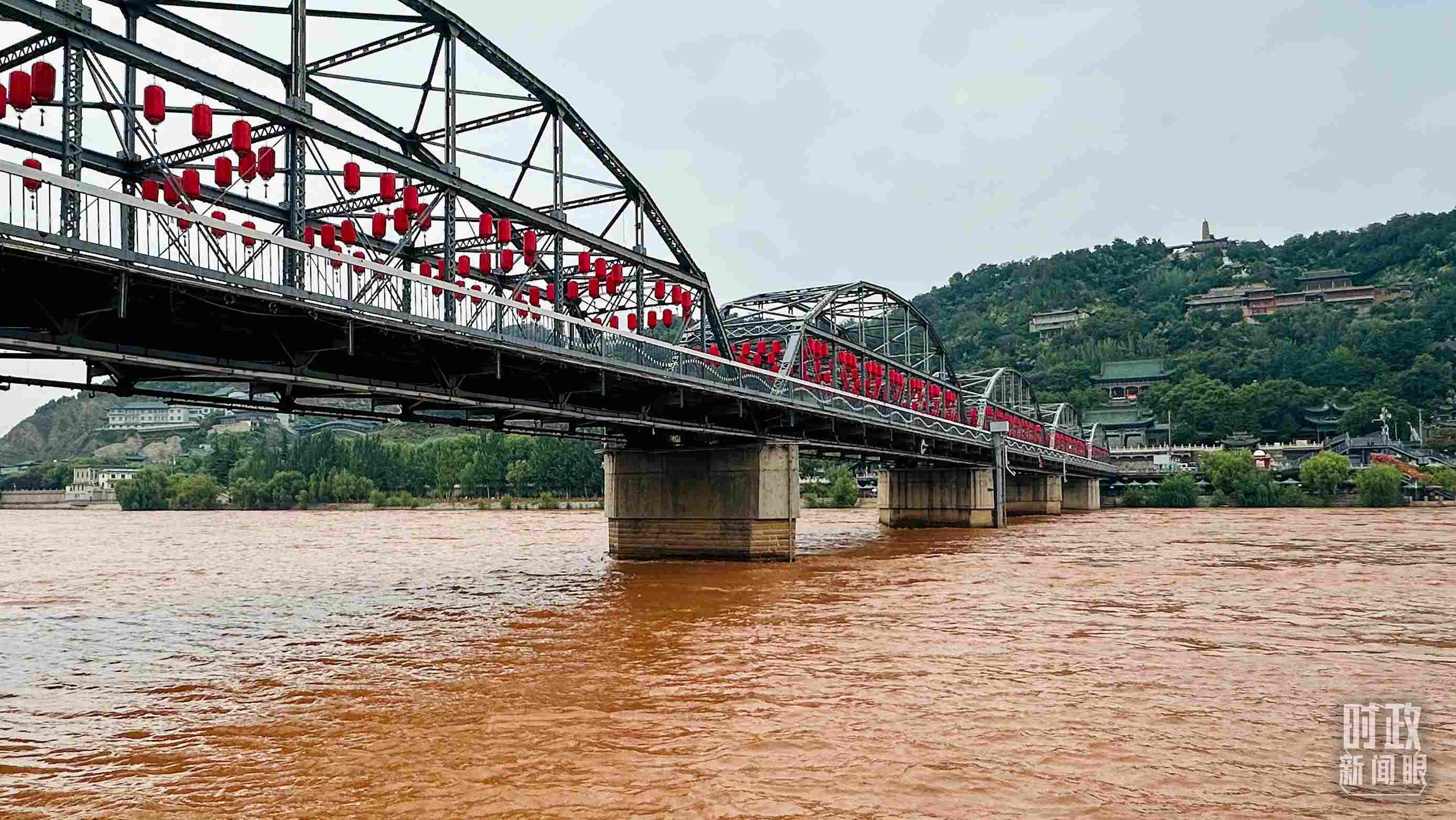 △黃河蘭州中山橋段。（總臺央視記者范一鳴拍攝）