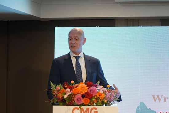 澳大利亞旅游局東半球市場及國際航司業(yè)務(wù)執(zhí)行總經(jīng)理何安哲在活動上致辭。張舒惠攝