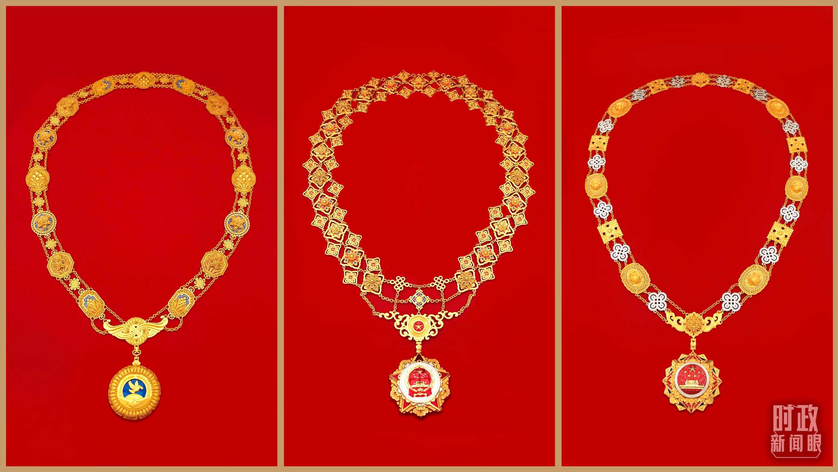 “共和國勛章”（中）、“友誼勛章”（左）和國家榮譽(yù)稱號獎?wù)拢ㄓ遥＃偱_央視記者郭鴻、鄂介甫拍攝）