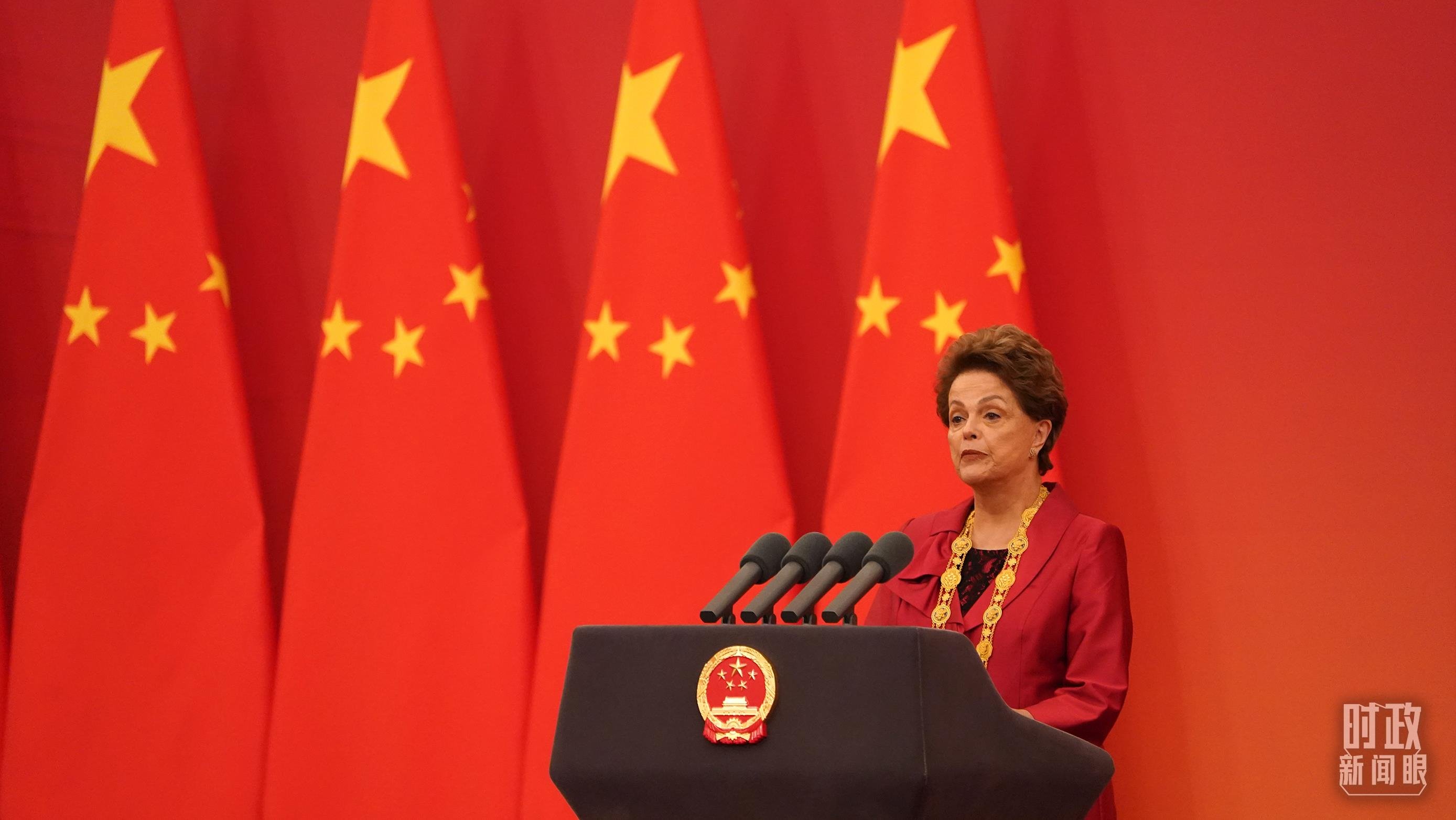 “友誼勛章”獲得者迪爾瑪·羅塞芙在頒授儀式上發(fā)言。（總臺記者李晉拍攝）