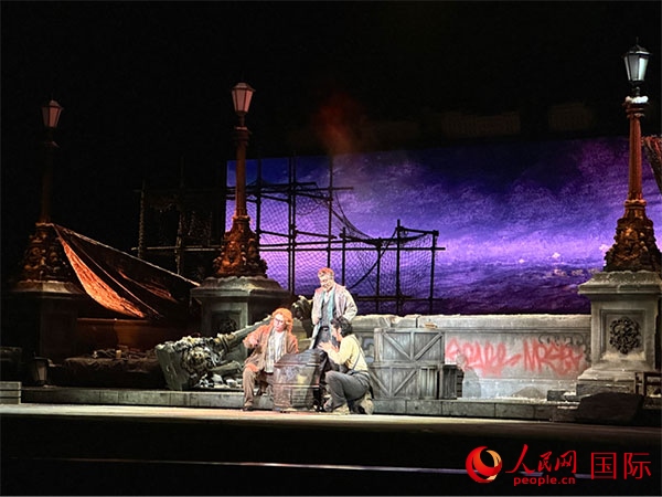 演出現(xiàn)場。人民網(wǎng)記者 簡承淵攝